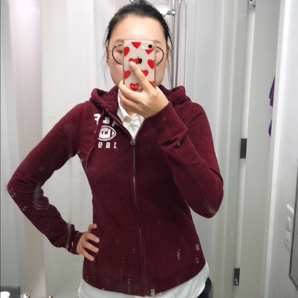 A&F Maroon Hoodie - Picture 3 of 4